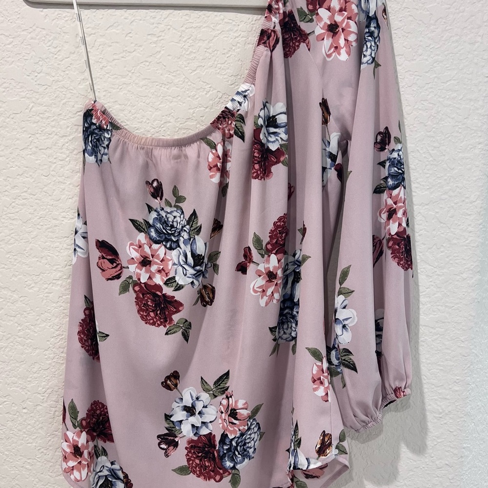 Bobeau Floral One-Shoulder Blouse | Size M